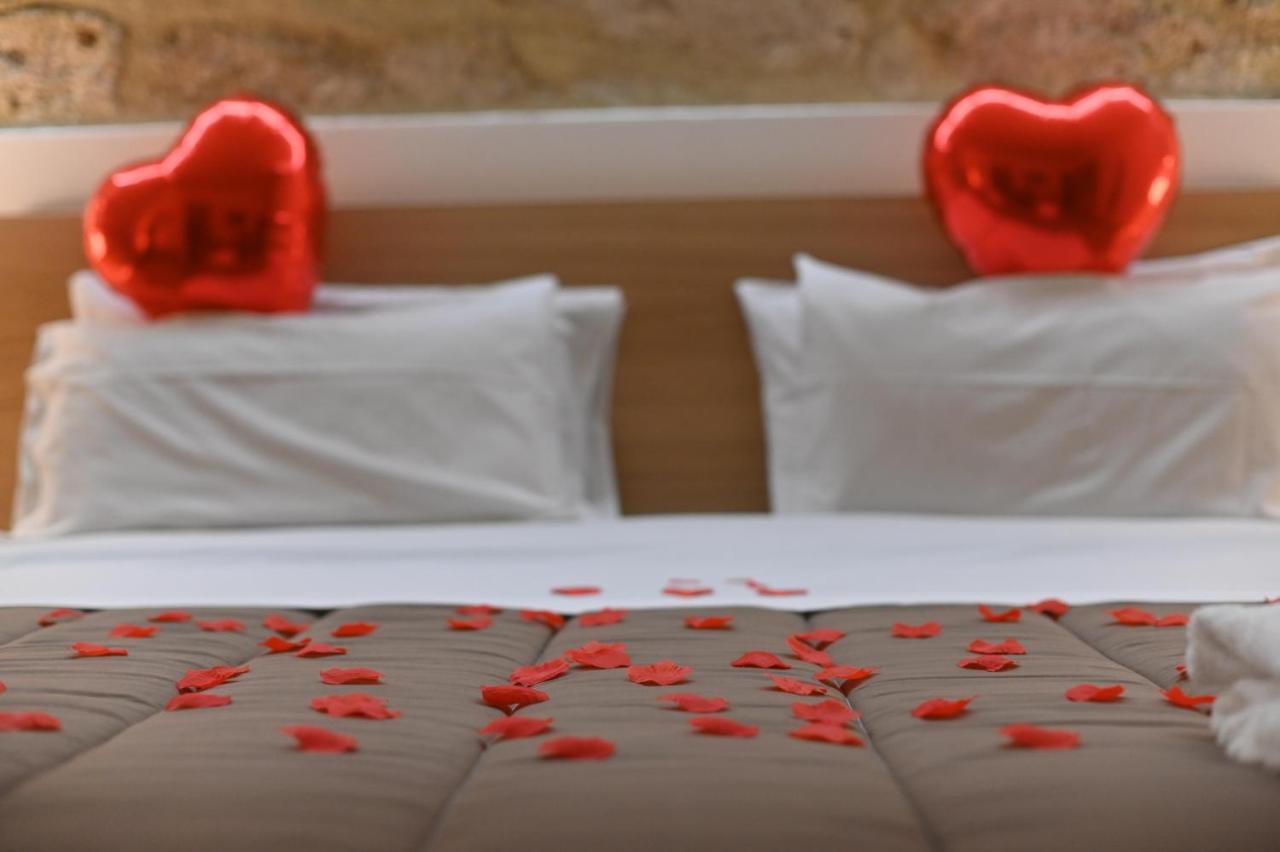 Bosco Suites Carini Bagian luar foto