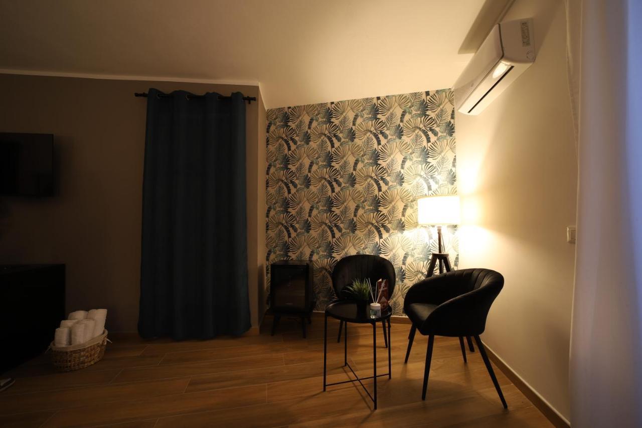 Bosco Suites Carini Bagian luar foto