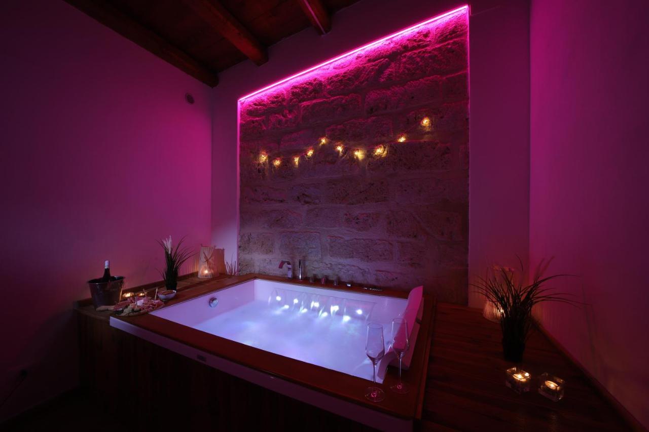 Bosco Suites Carini Bagian luar foto